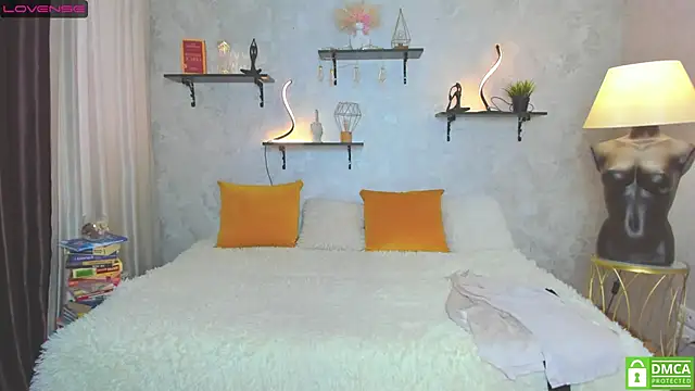 Snapshot of StripBianka chatting on 01.24.25 StripBianka online show from 01.24.25