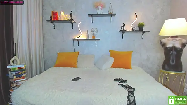 Snapshot of StripBianka chatting on 02.23.25 StripBianka online show from 02.23.25