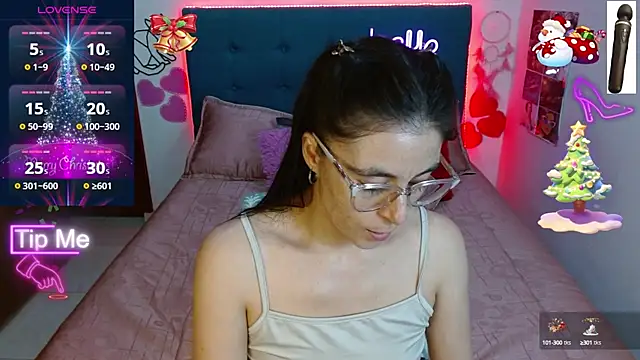 Snapshot of antonella_sweet33 chatting on 12.06.24 antonella sweet33 online show from 12.06.24
