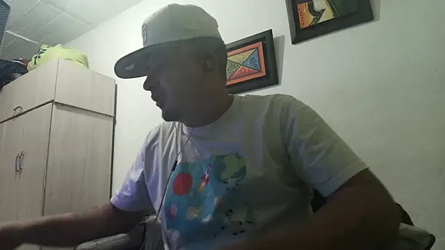 Snapshot of myke_andrade chatting on 10.06.25 myke andrade online show from 10.06.25