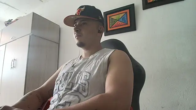 Snapshot of myke_andrade chatting on 10.21.25 myke andrade online show from 10.21.25