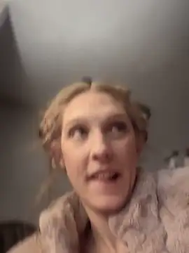 GoldenFlameGoddess online show from 02.22.25