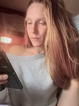 GoldenFlameGoddess online show from 03.06.25