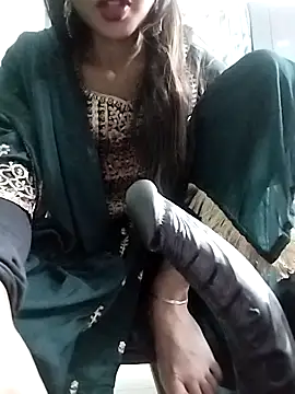 Snapshot of Noor_Darliing chatting on 02.04.25 Noor Darliing online show from 02.04.25