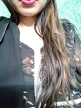 Snapshot of Noor_Darliing chatting on 02.19.25 Noor Darliing online show from 02.19.25