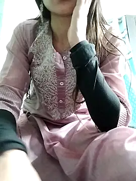 Snapshot of Noor_Darliing chatting on 03.05.25 Noor Darliing online show from 03.05.25