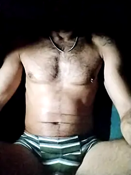 Snapshot of boy1983hot_ chatting on 10.28.25 boy1983hot  online show from 10.28.25