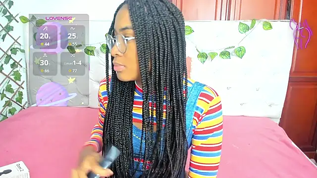 Snapshot of Andrea_Williams24 chatting on 10.18.25 Andrea Williams24 online show from 10.18.25