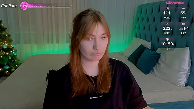 Snapshot of _Chlo__e chatting on 12.21.24  Chlo  e online show from 12.21.24