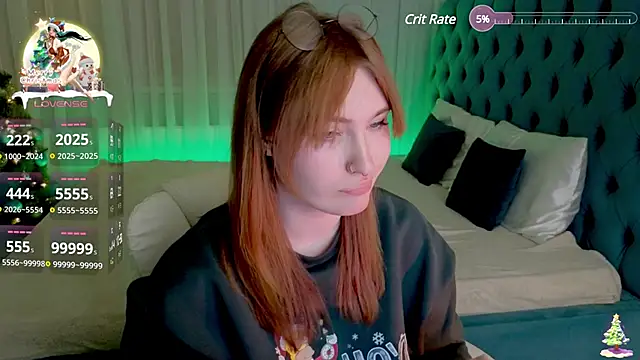 Snapshot of _Chlo__e chatting on 12.25.24  Chlo  e online show from 12.25.24