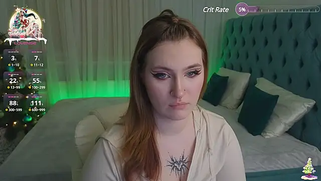 Snapshot of _Chlo__e chatting on 01.05.25  Chlo  e online show from 01.05.25