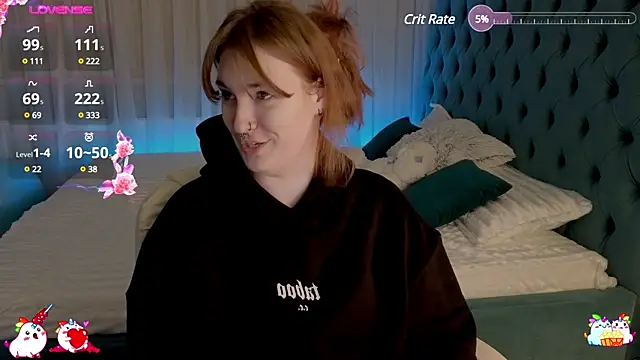 Snapshot of _Chlo__e chatting on 02.07.25  Chlo  e online show from 02.07.25