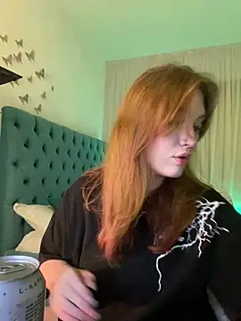 Snapshot of _Chlo__e chatting on 02.19.25  Chlo  e online show from 02.19.25