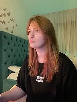 Snapshot of _Chlo__e chatting on 02.28.25  Chlo  e online show from 02.28.25
