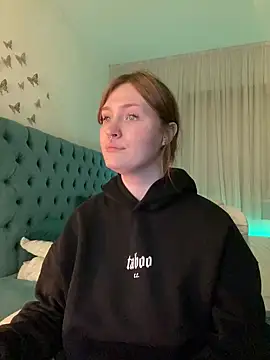Snapshot of _Chlo__e chatting on 03.03.25  Chlo  e online show from 03.03.25