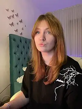 Snapshot of _Chlo__e chatting on 03.09.25  Chlo  e online show from 03.09.25