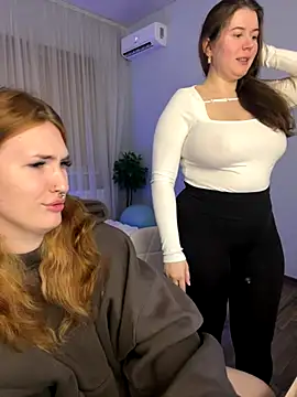 Snapshot of _Chlo__e chatting on 09.26.25  Chlo  e online show from 09.26.25