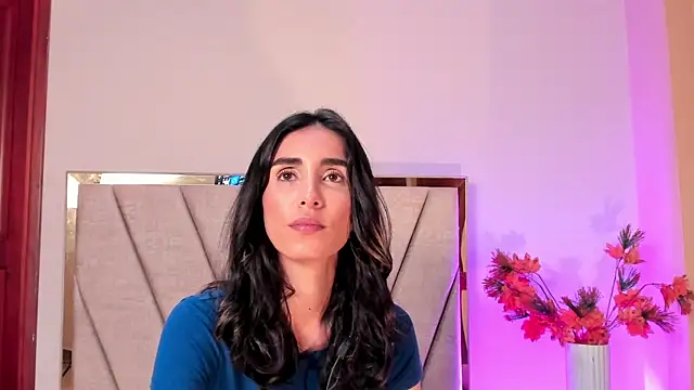 Nina Cavaali online show from 11.03.25