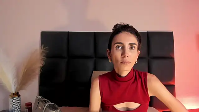 Nina Cavaali online show from 12.02.25