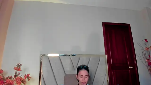 Nina Cavaali online show from 12.04.25