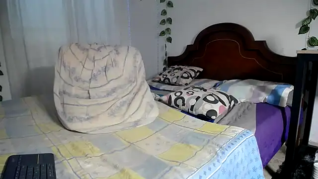 ivonne  hott1 online show from 09.09.25