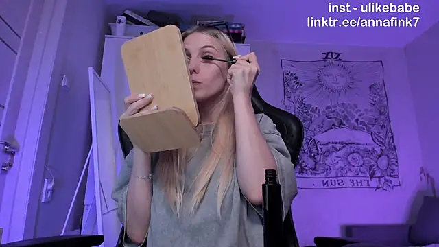 Snapshot of Anna_Fink chatting on 09.19.25 Anna Fink online show from 09.19.25