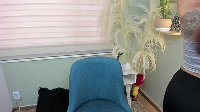 julieta evans  online show from 11.13.25