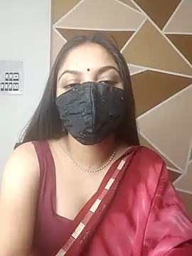 Snapshot of _desigori chatting on 12.21.24  desigori online show from 12.21.24