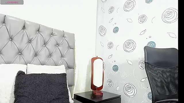 luna evaa online show from 10.10.25