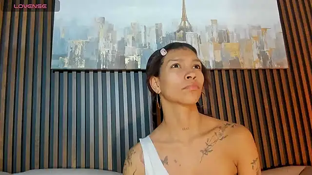 Snapshot of LauraAristizabal chatting on 09.12.25 LauraAristizabal online show from 09.12.25