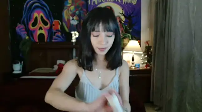 Snapshot of MINI_Petite chatting on 12.05.24 MINI Petite online show from 12.05.24