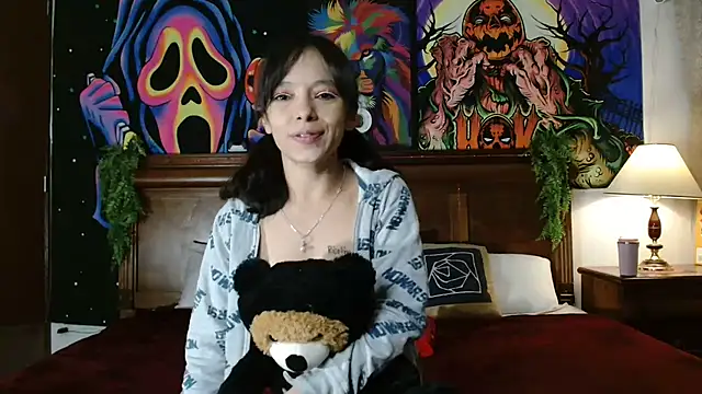 Snapshot of MINI_Petite chatting on 01.29.25 MINI Petite online show from 01.29.25