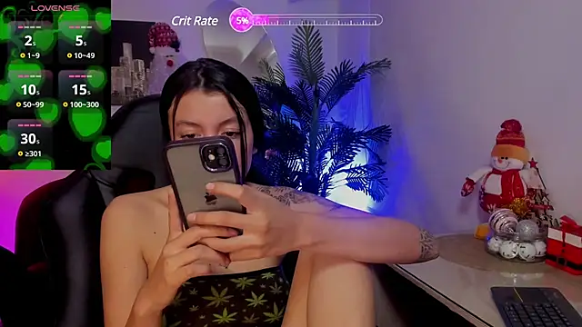 Snapshot of Meghan320 chatting on 12.18.24 Meghan320 online show from 12.18.24