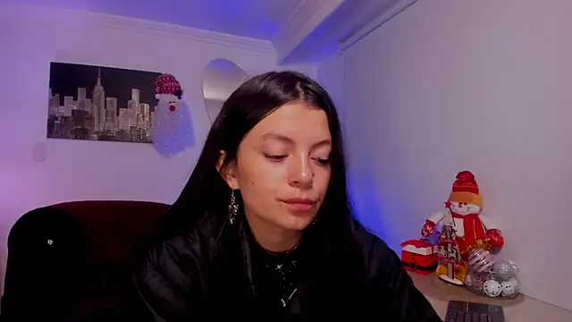 Snapshot of Meghan320 chatting on 12.26.24 Meghan320 online show from 12.26.24