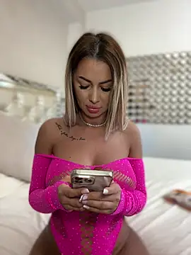 KirstieVegas online show from 03.19.25