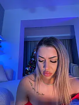 KirstieVegas online show from 12.04.25