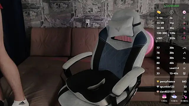 Snapshot of Oliver_Fresh chatting on 12.27.24 Oliver Fresh online show from 12.27.24