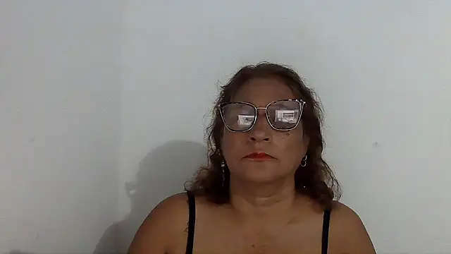 Snapshot of charrysexy1 chatting on 10.20.25 charrysexy1 online show from 10.20.25