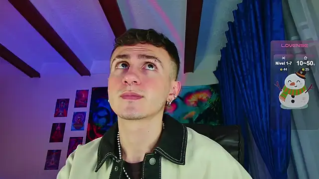 Snapshot of dimitri-bilak chatting on 12.17.24 dimitri-bilak online show from 12.17.24