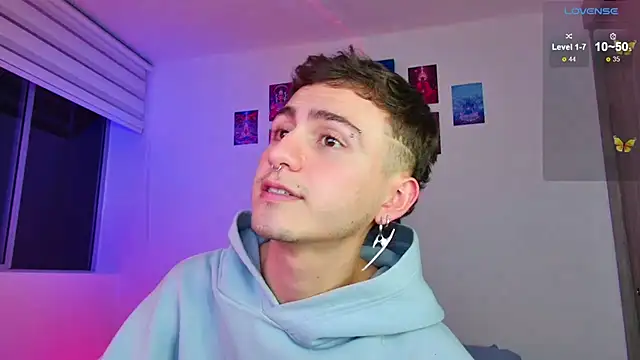 Snapshot of dimitri-bilak chatting on 10.18.25 dimitri-bilak online show from 10.18.25