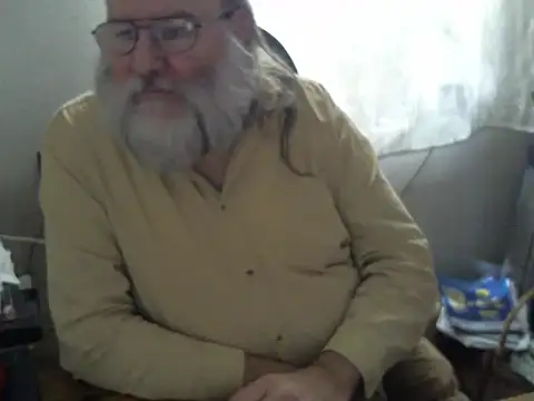 Snapshot of SexySantaC chatting on 02.11.25 SexySantaC online show from 02.11.25