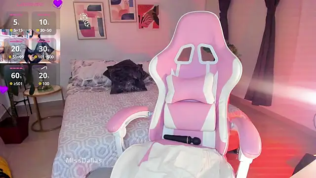 Snapshot of Misslaurenn chatting on 12.26.24 Misslaurenn online show from 12.26.24