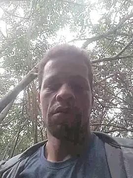 Snapshot of RussaoCF chatting on 10.24.25 RussaoCF online show from 10.24.25