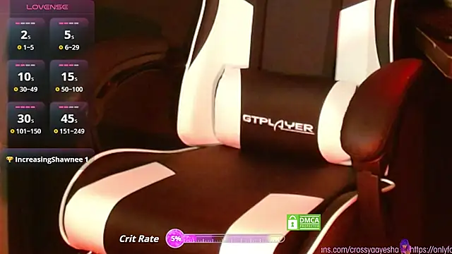 Snapshot of CrossyAayesha chatting on 11.01.25 CrossyAayesha online show from 11.01.25