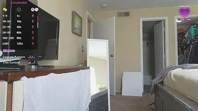 LoveSaraChristine online show from 11.19.25