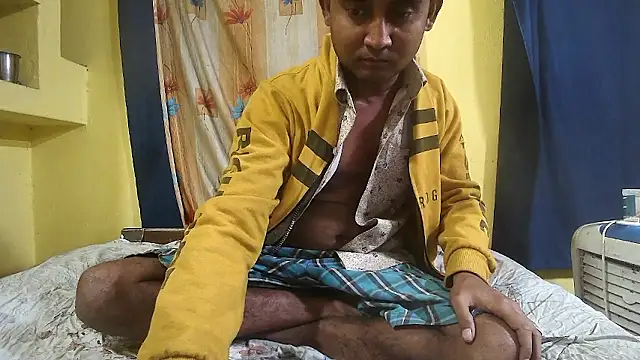 Snapshot of Cute_boy2000 chatting on 12.04.24 Cute boy2000 online show from 12.04.24