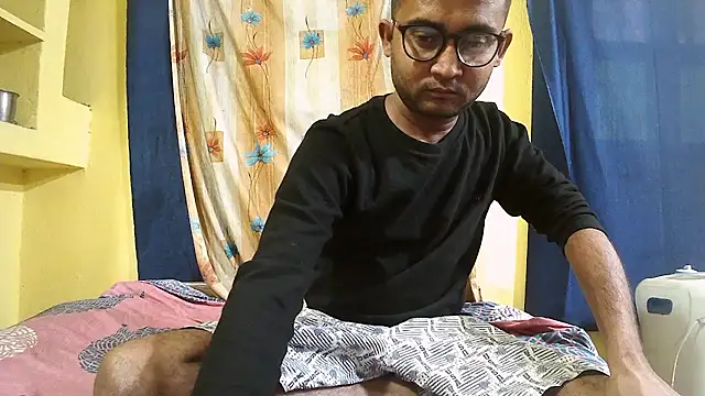 Snapshot of Cute_boy2000 chatting on 01.21.25 Cute boy2000 online show from 01.21.25