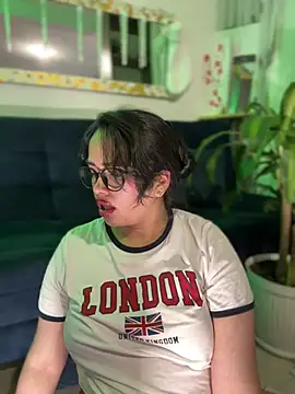 Snapshot of andra_rose chatting on 12.09.24 andra rose online show from 12.09.24