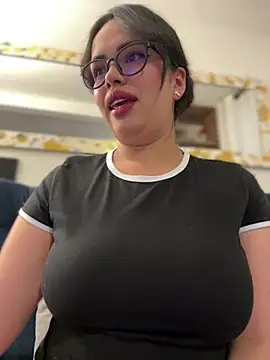 Snapshot of andra_rose chatting on 01.28.25 andra rose online show from 01.28.25