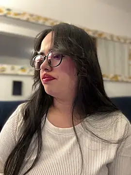 Snapshot of andra_rose chatting on 02.17.25 andra rose online show from 02.17.25